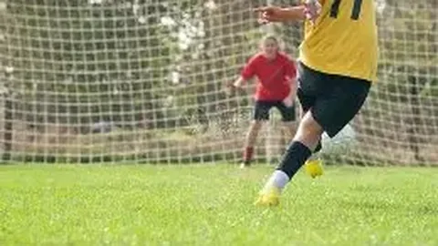 崔康熙挑战徐正源，山东泰山转变策略迎合成都蓉城喜好